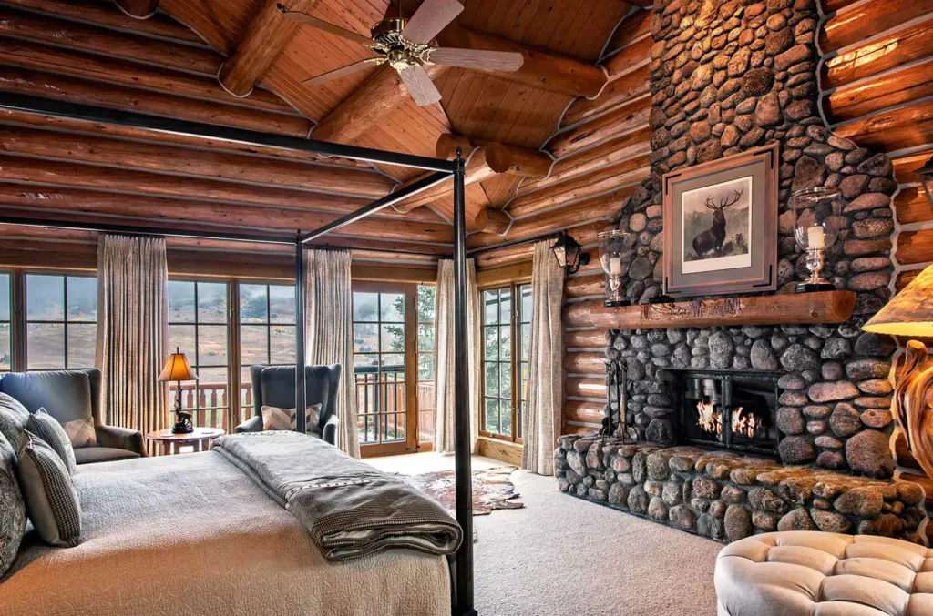 An interior image of the primary suite in the Thunder...