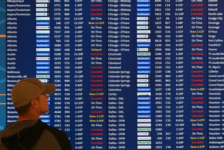 Air travelers face worst delays in a decade, study finds