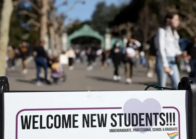 US colleges report 20% drop in foreign students over visa clampdown