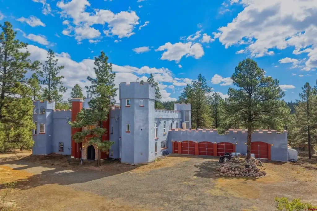 An exterior image of 16422 County Rd. 31.9 in Weston,...