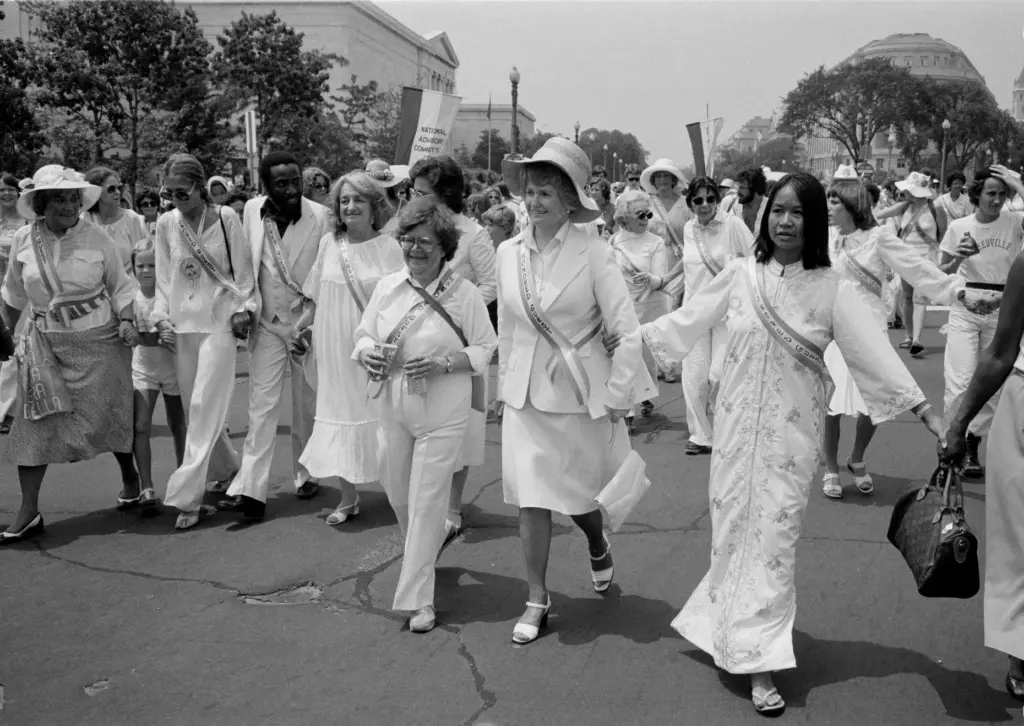 Gloria Steinem, Dick Gregory, Betty Friedan, Rep. Elizabeth Holtzman, Rep. Barbara Mikulski and Rep. Margaret Heckler.