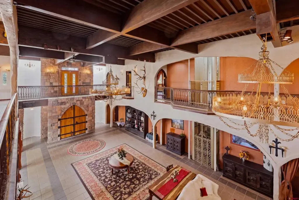 An image of the living room of 16422 County Rd....